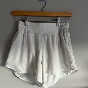 Lululemon hotty hot shorts size 4 high rise 4inch